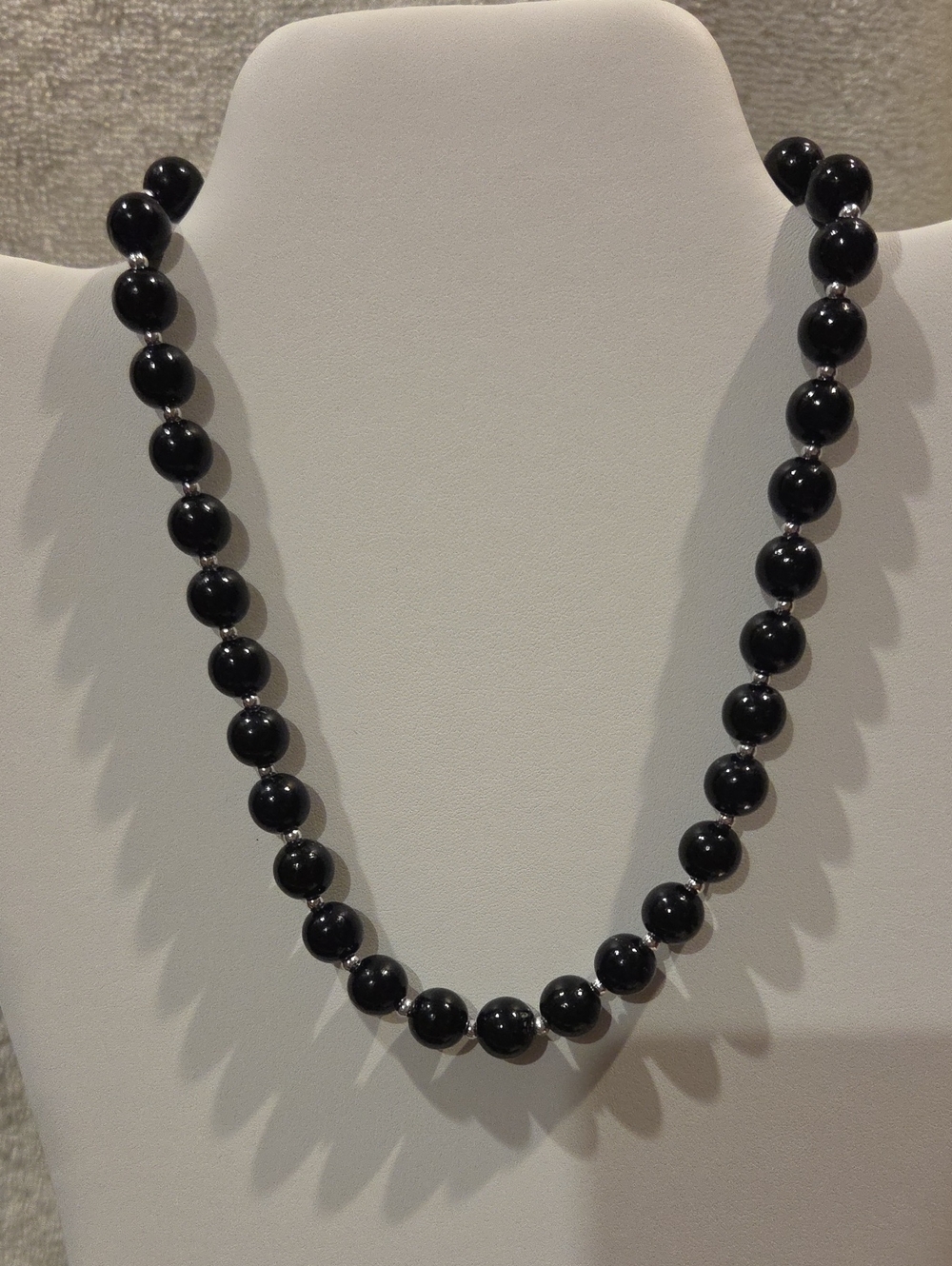 BLACK BEADED NECKLACE